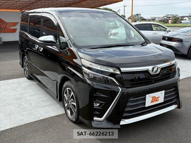 Toyota VOXY 2018-09 8832403-9