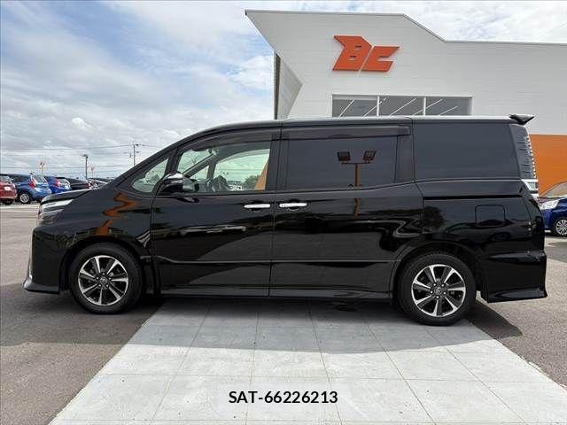 Toyota VOXY 2018-09 8832403-10
