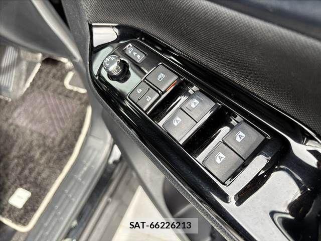 Toyota VOXY 2018-09 8832403-23