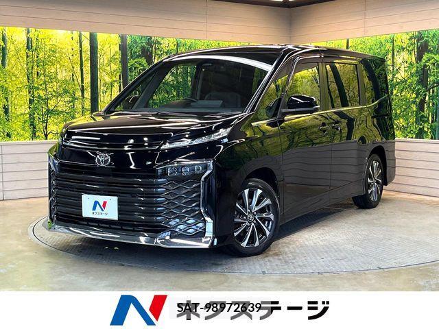 Toyota VOXY 2023-04 8832391-0