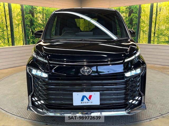 Toyota VOXY 2023-04 8832391-15