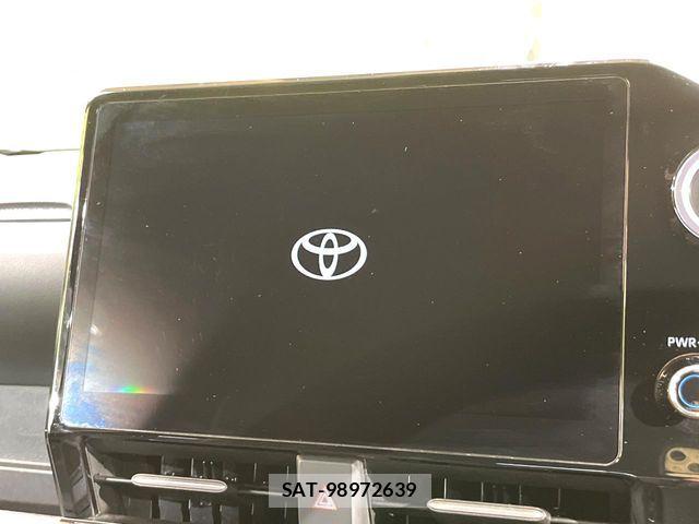 Toyota VOXY 2023-04 8832391-2