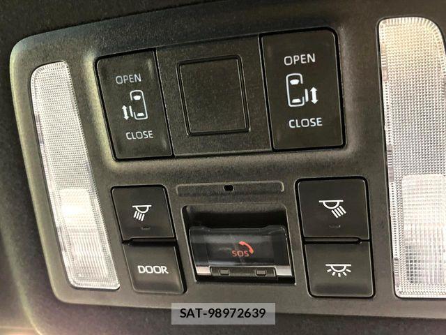 Toyota VOXY 2023-04 8832391-4