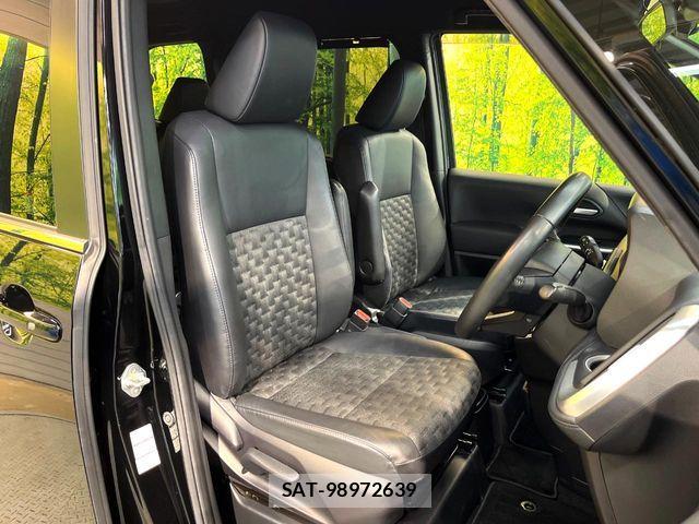 Toyota VOXY 2023-04 8832391-8