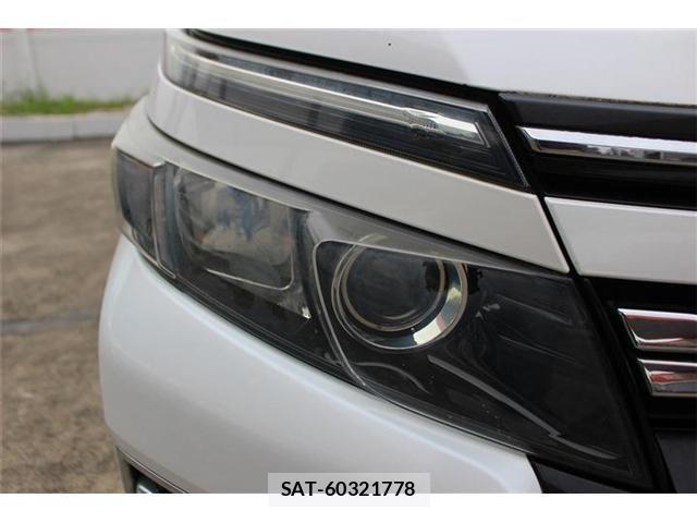 Toyota VOXY 2014-06 8832405-14