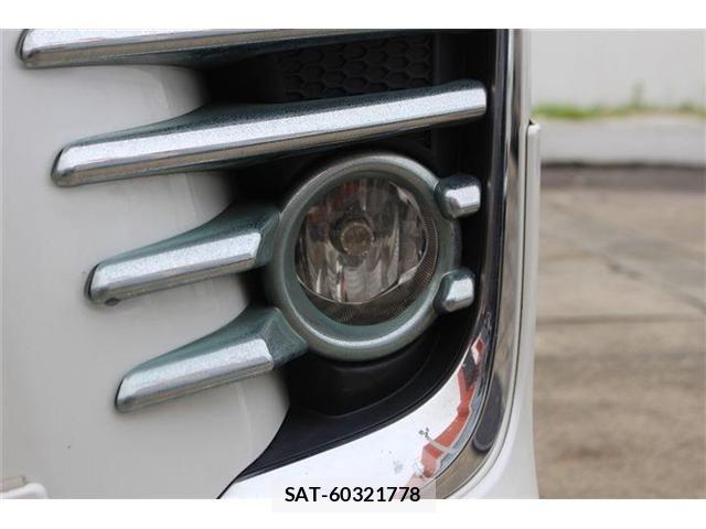 Toyota VOXY 2014-06 8832405-16