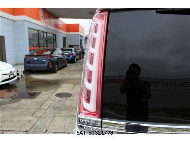 Toyota VOXY 2014-06 8832405-20