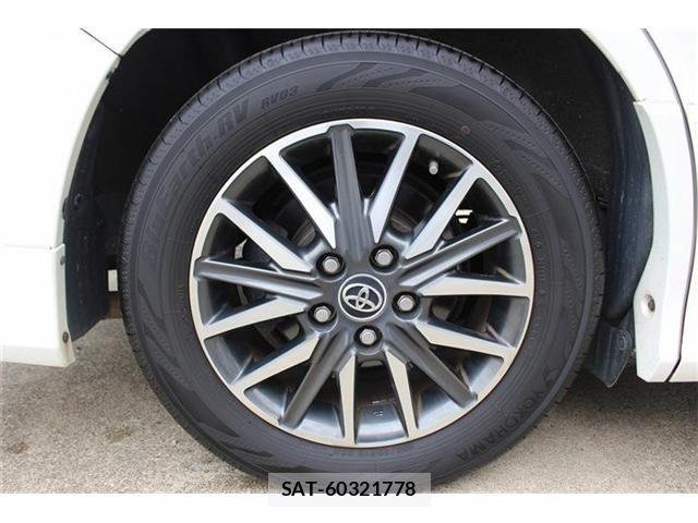 Toyota VOXY 2014-06 8832405-22