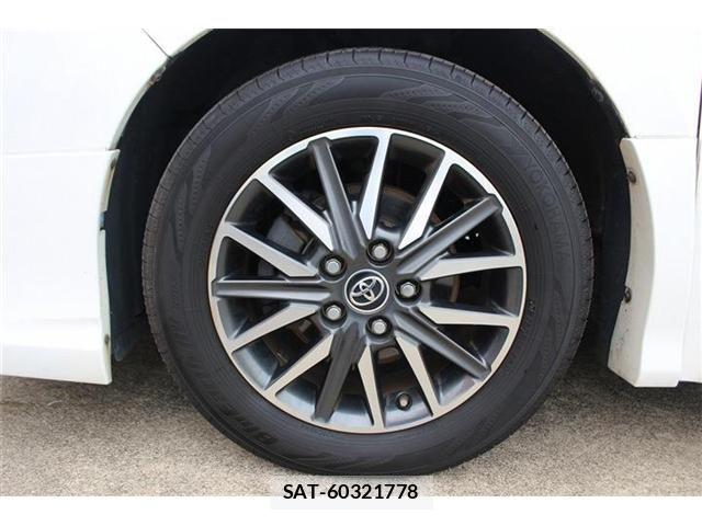 Toyota VOXY 2014-06 8832405-24