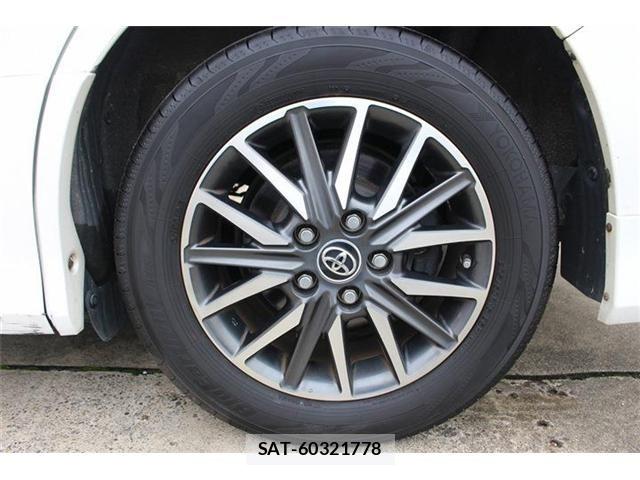 Toyota VOXY 2014-06 8832405-25