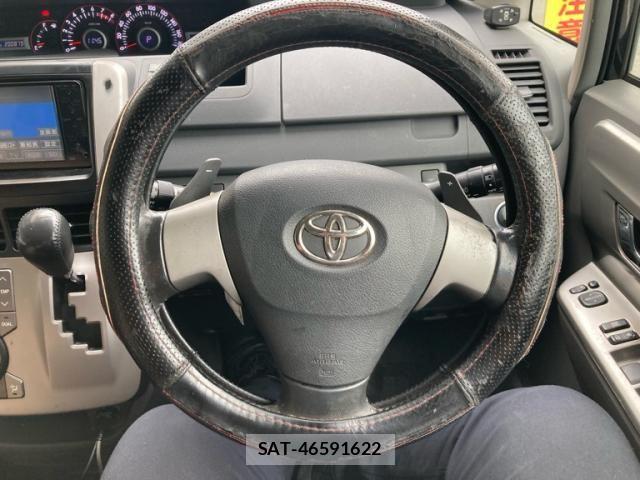 Toyota VOXY 2008-09 8832415-11