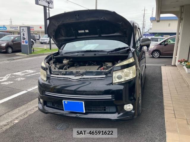 Toyota VOXY 2008-09 8832415-1