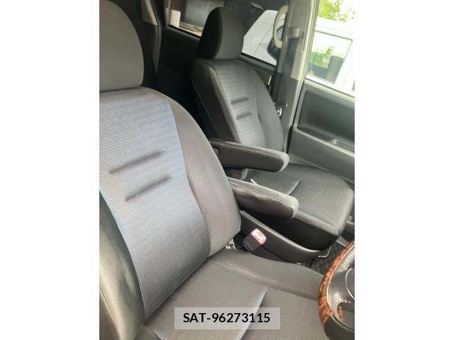 Toyota VOXY 2008-07 8832417-15