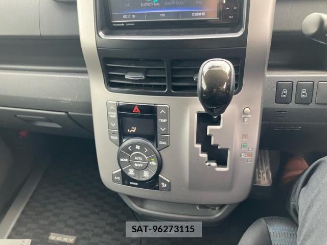 Toyota VOXY 2008-07 8832417-21