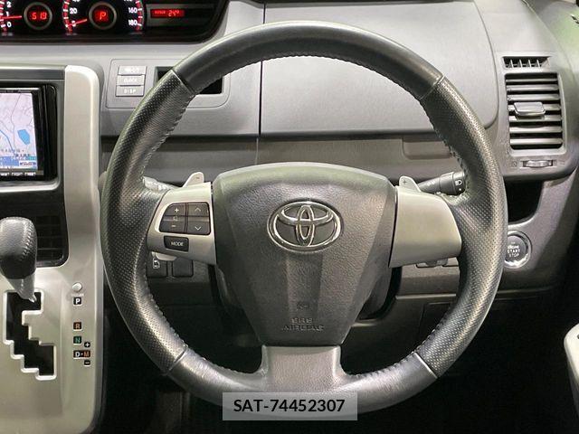 Toyota VOXY 2010-07 8832409-12