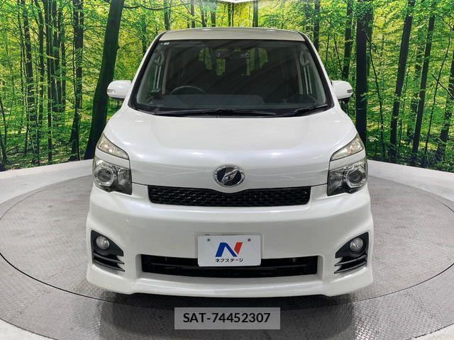 Toyota VOXY 2010-07 8832409-15