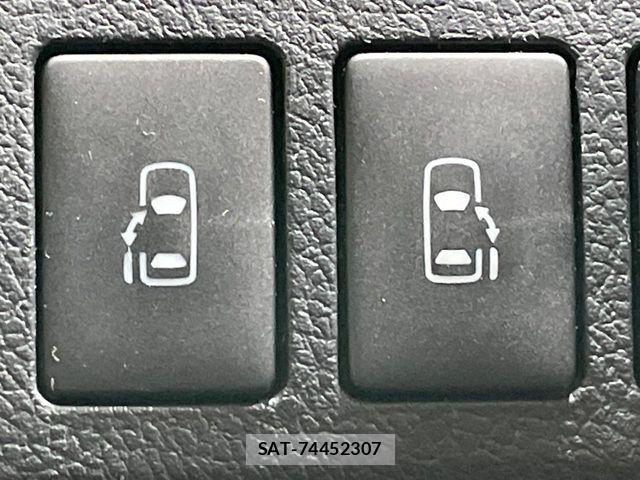 Toyota VOXY 2010-07 8832409-6