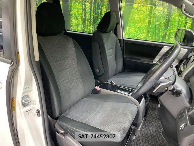 Toyota VOXY 2010-07 8832409-8
