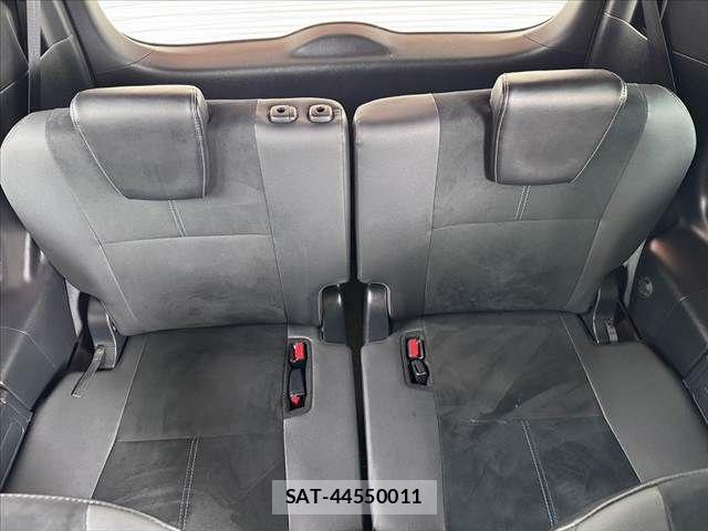 Toyota VOXY 2019-07 8832398-19