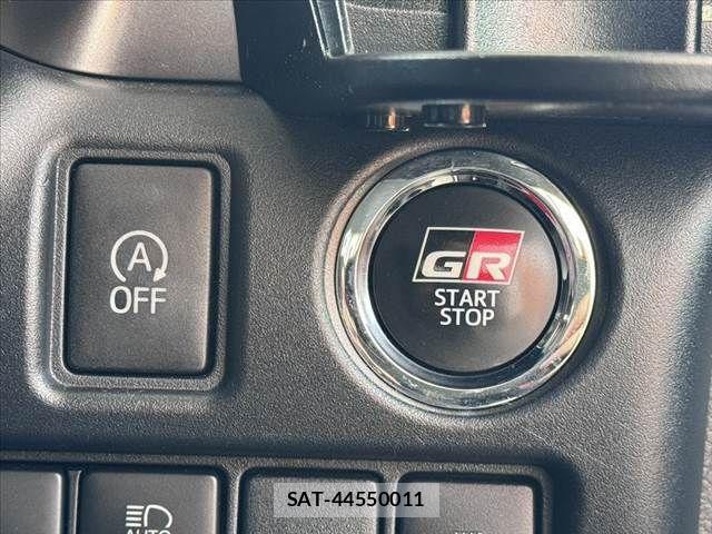Toyota VOXY 2019-07 8832398-26