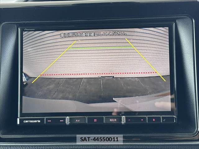 Toyota VOXY 2019-07 8832398-3