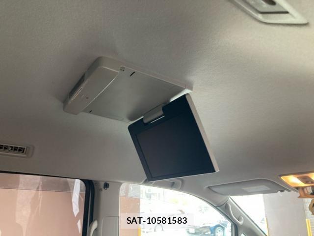 Toyota VOXY 2013-02 8832411-7
