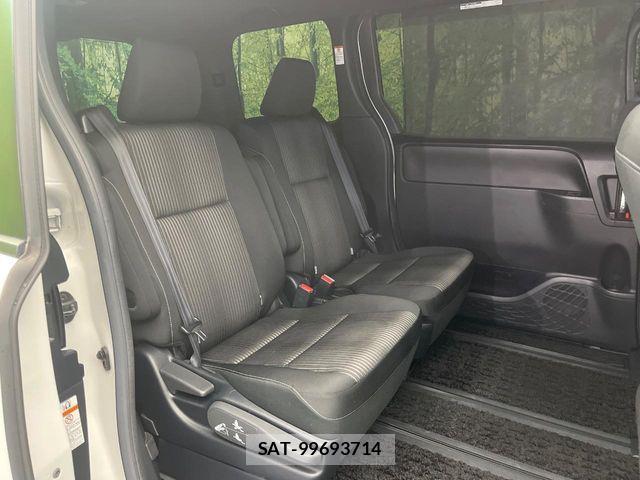 Toyota VOXY 2020-09 8832390-9
