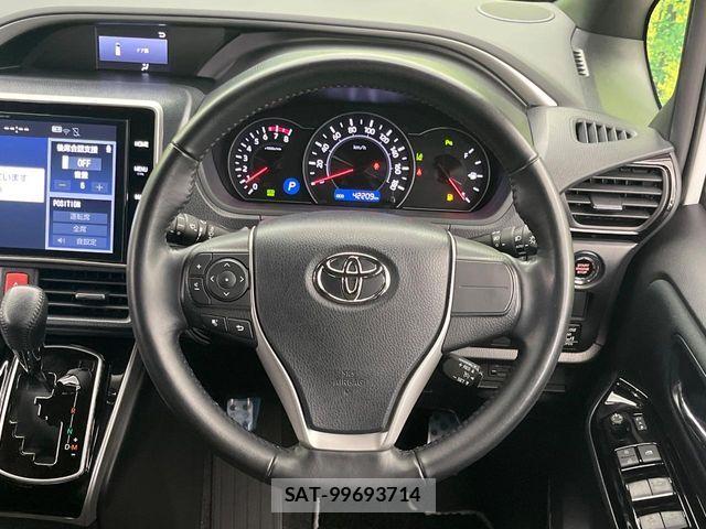 Toyota VOXY 2020-09 8832390-12