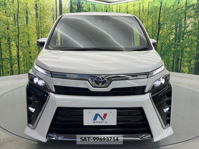Toyota VOXY 2020-09 8832390-15