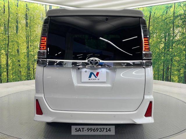 Toyota VOXY 2020-09 8832390-16