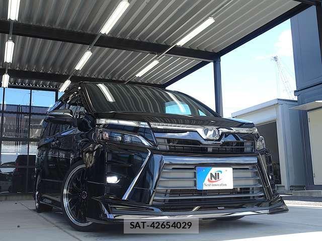 Toyota VOXY 2018-12 8832394-13