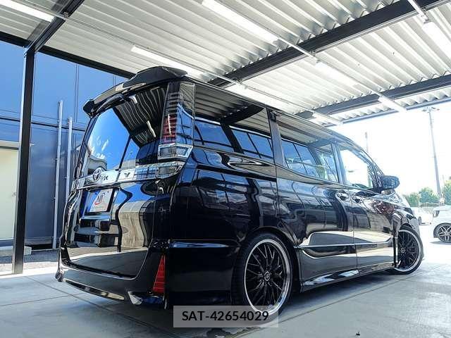 Toyota VOXY 2018-12 8832394-6
