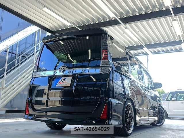 Toyota VOXY 2018-12 8832394-8