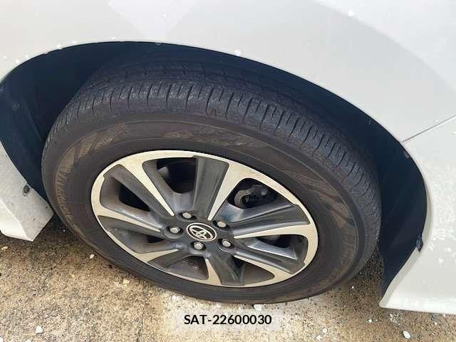 Toyota VOXY 2019-03 8832393-3