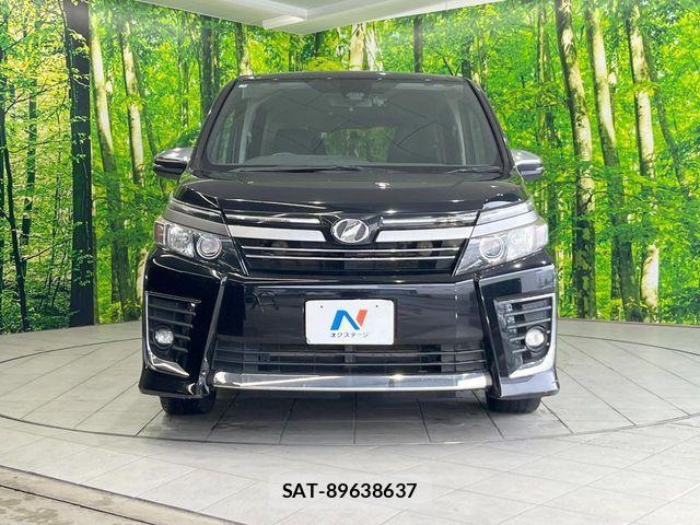 Toyota VOXY 2017-01 8832406-13