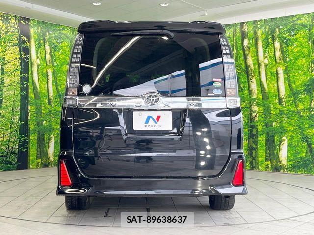 Toyota VOXY 2017-01 8832406-14