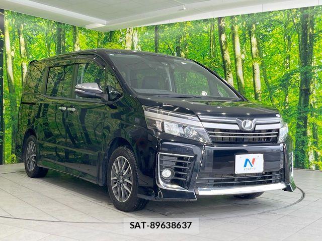 Toyota VOXY 2017-01 8832406-15