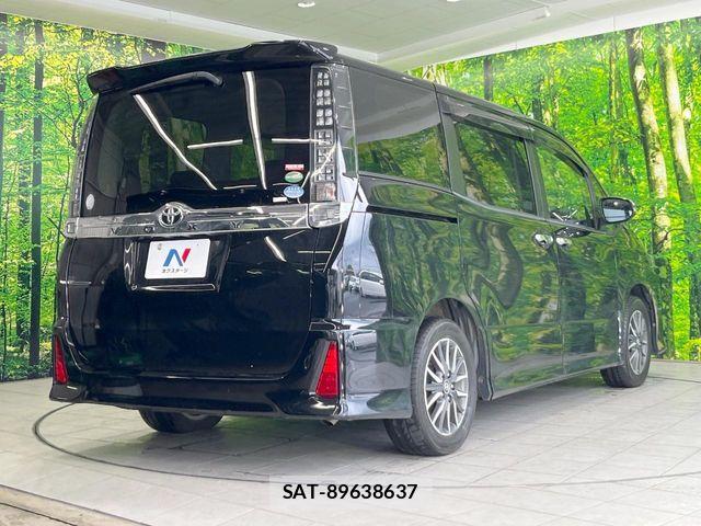 Toyota VOXY 2017-01 8832406-16