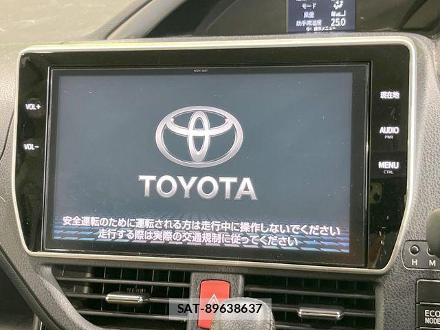 Toyota VOXY 2017-01 8832406-2