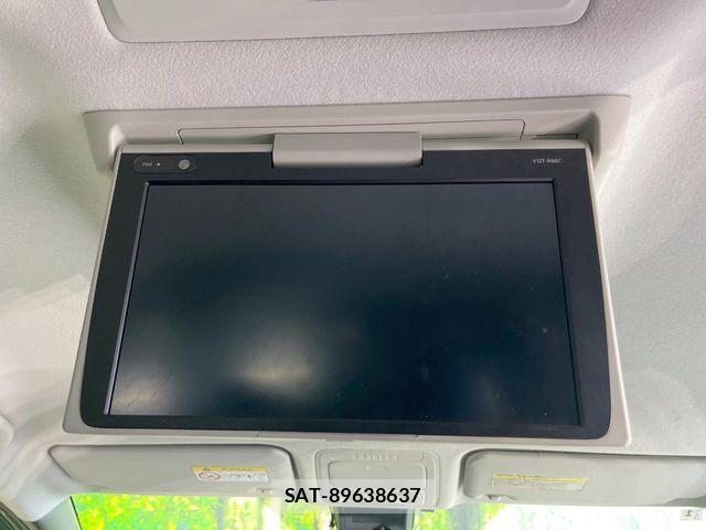 Toyota VOXY 2017-01 8832406-6
