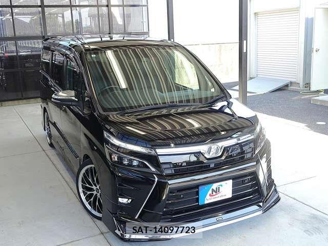 Toyota VOXY 2019-12 8832395-12