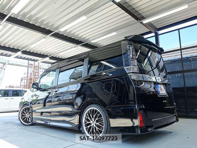 Toyota VOXY 2019-12 8832395-14