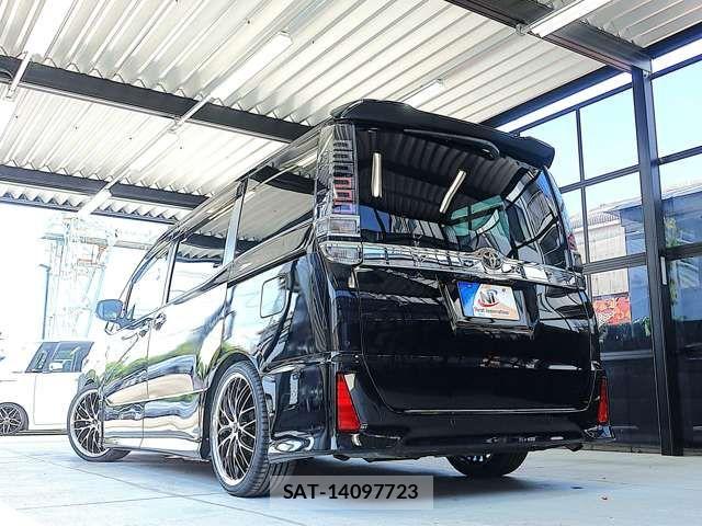 Toyota VOXY 2019-12 8832395-16