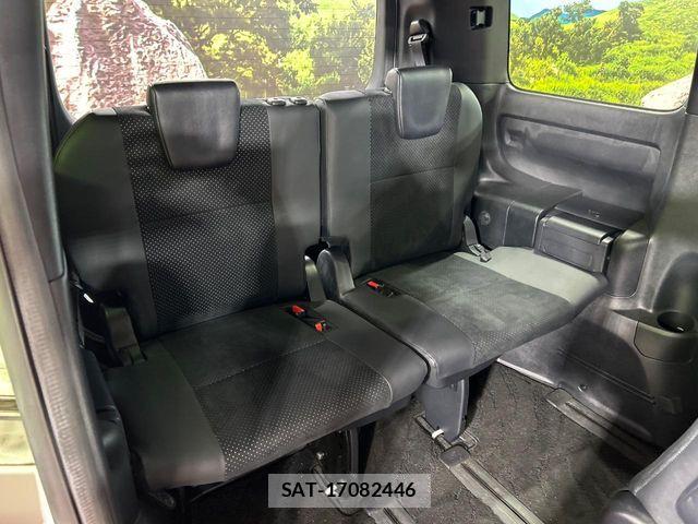 Toyota VOXY 2021-08 8832389-9