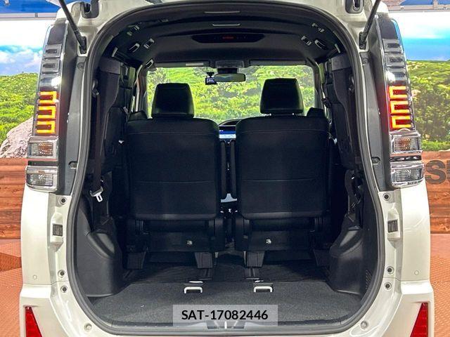 Toyota VOXY 2021-08 8832389-10