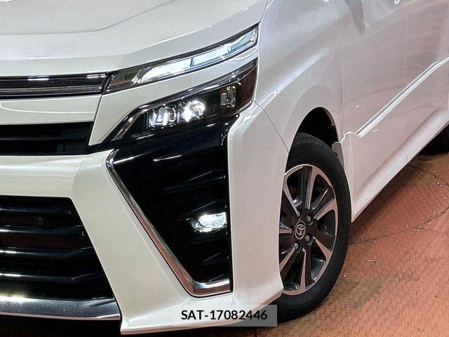Toyota VOXY 2021-08 8832389-12