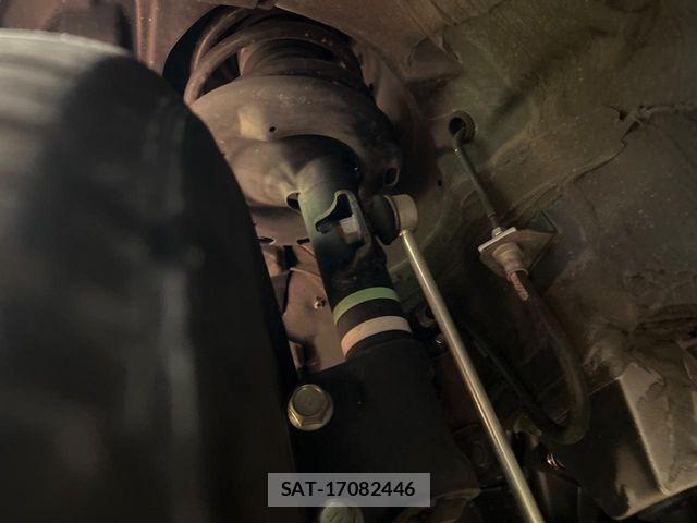 Toyota VOXY 2021-08 8832389-19