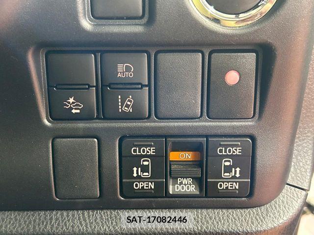 Toyota VOXY 2021-08 8832389-5