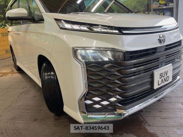 Toyota VOXY 2024-10 8832386-11