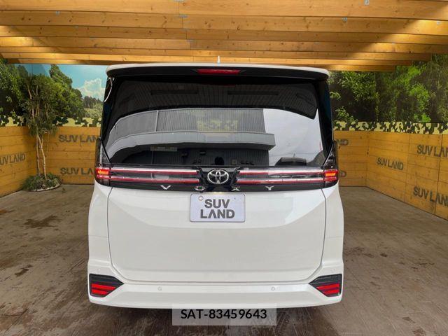 Toyota VOXY 2024-10 8832386-14